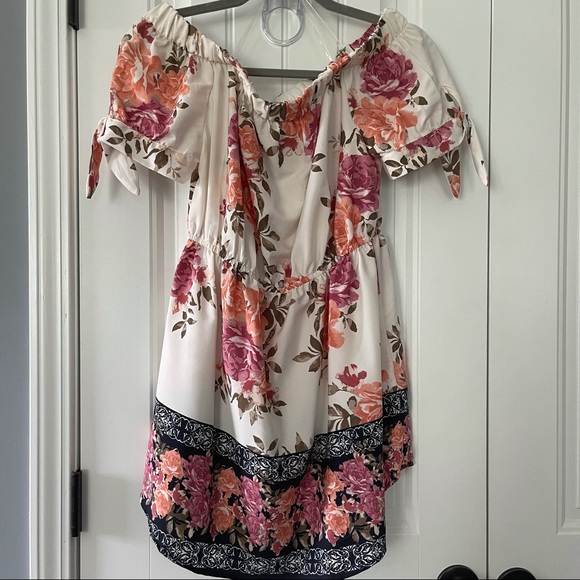 Hint of Blush Floral Print Dress - Picture 2 of 3